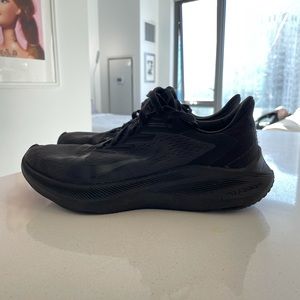 Nike Zoom Winflo 7 - All Black